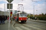 Uge 42 2003: Tatra T3SUCS vogntog med nr. 7042 ved stoppestedet Strašnická.