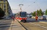 Juli 2001: Tatra T6A5 vogntog med nr. 8675 i Rašínovo nábřeží ved Palackého náměstí.
