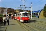 Oktober 2000: Tatra T3 vogntog med nr. 6890 på trafikknudepunktet Vltavská. Vognen er siden ombygget til T3R.PLF nr. 8269.