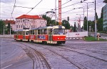 Juli 2002: Tatra T3 vogntog med nr. 6934 i Kobylisy ved gaden Střelničná. Vognen er siden ombygget til T3R.P nr. 8474.