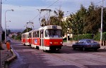 Juli 2002: Tatra T3 vogntog med nr. 6914 i gaden Klapkova lige før endestationen Vozovna Kobylisy. Vognen er siden ombygget til T3R.P nr. 8510.