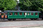 28.08.2013: Vogn nr. 970-151 blev bygget til Rügensche Kleinbahn-AG af Hannoversche Waggonfabrik (HAWA) i 1911. Den ses her på sporterrænet i Putbus.