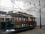 06.05.2011: Motorvogn nr. 100 er en replika af en vogn fra begyndelsen af 1900-tallet. Den oprindelige vogn blev ødelagt ved storbranden i Boavista remisen i 1928.