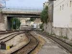 01.10.2010: Sirio sporvogn på baneterrænet umiddelbart nord for Sassari station. Sporet yderst til venstre bruges af Trenitalia, mens de øvrige spor anvendes af Ferrovie della Sardegna. Af disse er sporet yderst til højre reserveret til Metrosassari.