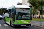 14.01.2013: Van Hool New A308 lavgulvsbus nr. 5284 på Avenida Tres de Mayo nær Intercambiador.