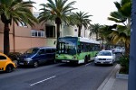 14.01.2013: Van Hool A308 lavgulvsbus nr. 5251 på Avenida Tres de Mayo i Santa Cruz.